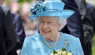 Великобритания: Бъдещата кралица с нацистки поздрав