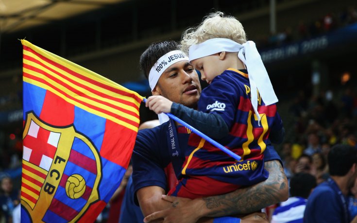 Неймар взе сина си в Барселона