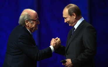Путин кани Блатер на Мондиал 2018