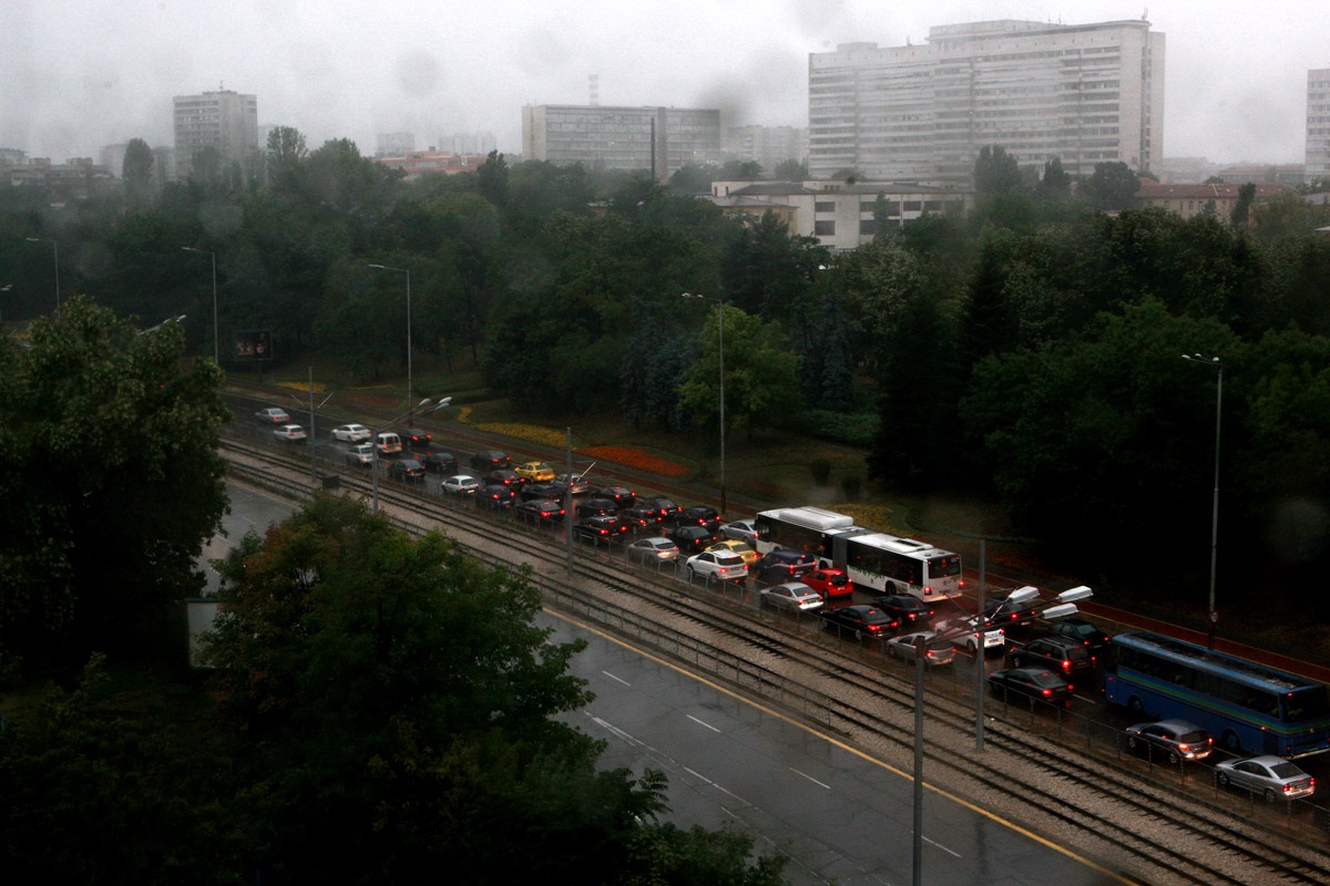 Гръмотевична буря се разрази около 17 ч. в столицата днес