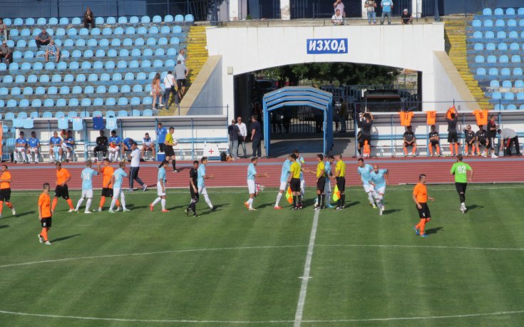 Дунав не успя да победи Оборище в Русе