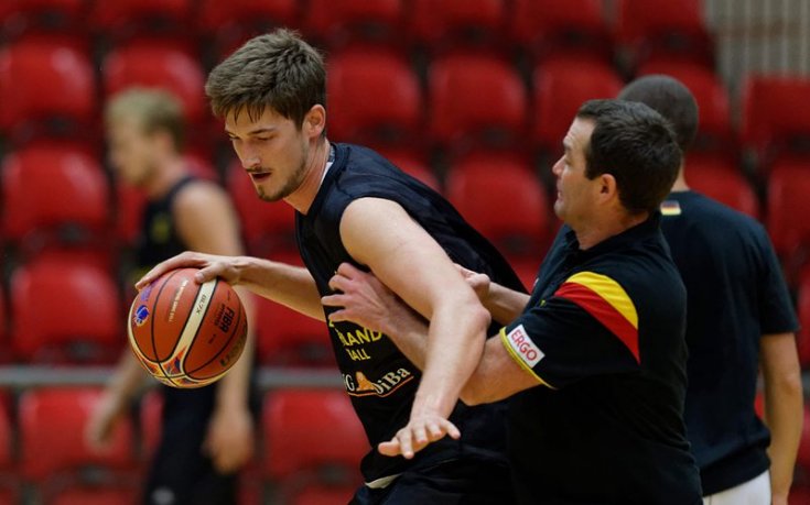 Бундестимът вече с Плайс и Шрьодер, чака само Новицки