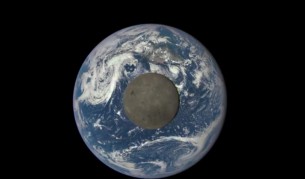 НАСА показа кадри на тъмната страна на Луната