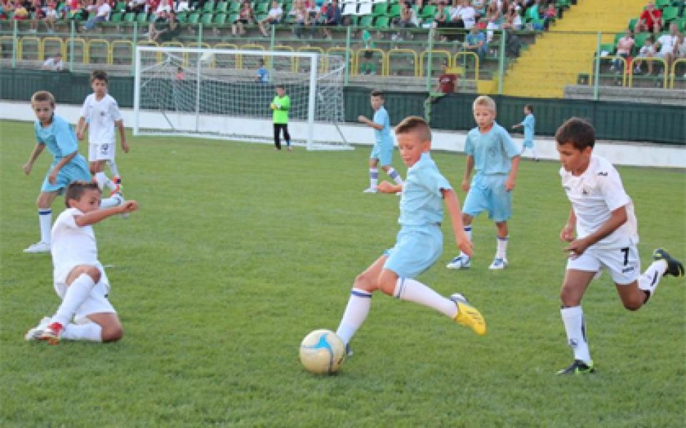 Левски и АЕК откриват детския турнир в Благоевград