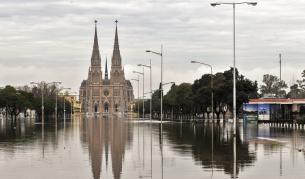 Катастрофални наводнения в Аржентина