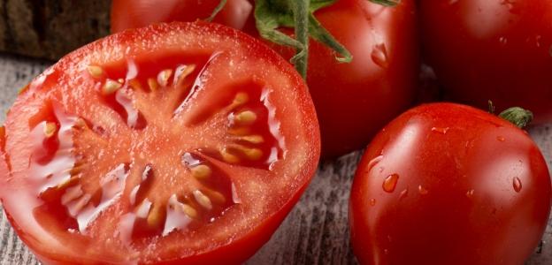 <p>Домати</p>

<p>Намаляват риска от рак на простата с до 30% благодарение на ликопена и антиоксидантите.</p>

<p>Пак заради тях се забавя и процесът на стареене. Избирайте домати, расли в градина, най-добре от местен производител.</p>