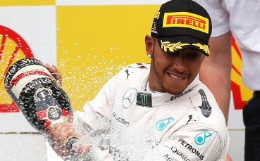 Хамилтън: Рано е да мисля за титлата