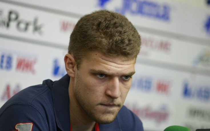 ВИДЕО: Везенков тренира здраво на подготовката с Барса