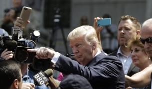 Тръмп изгони телевизионен водещ от пресконференция