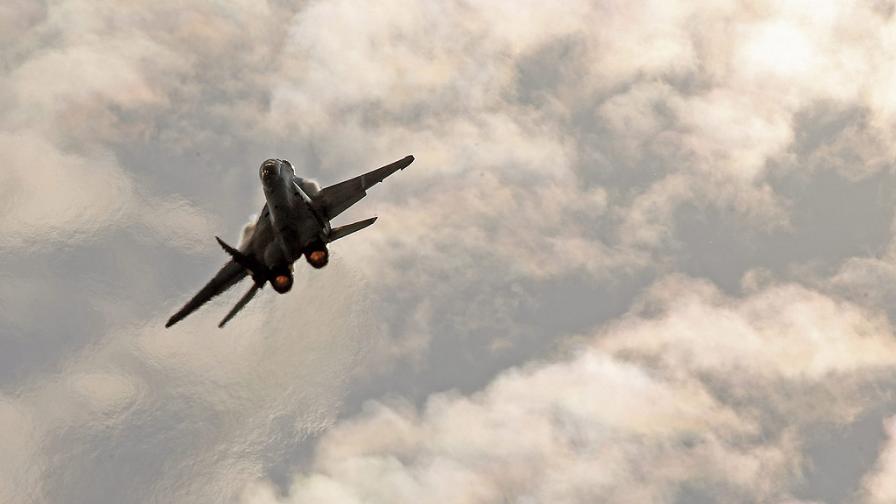 Франция започва разузнавателни полети над бази на ИД