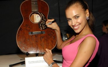 СНИМКИ: Бившата на Роналдо блесна чисто гола в интернет