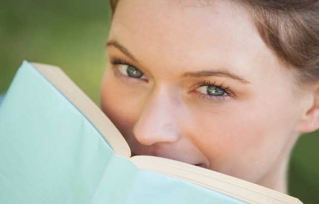 жена книга сини очи