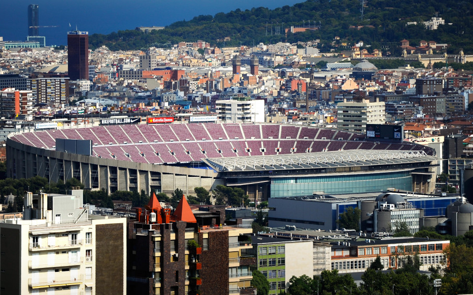 Барса продава името на стадиона за 420 милиона евро