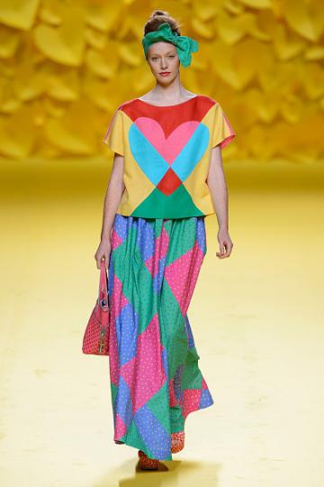 Агата Руис де ла Прада представи колекцията си за пролет 2016 по време на мадридската седмица на модата