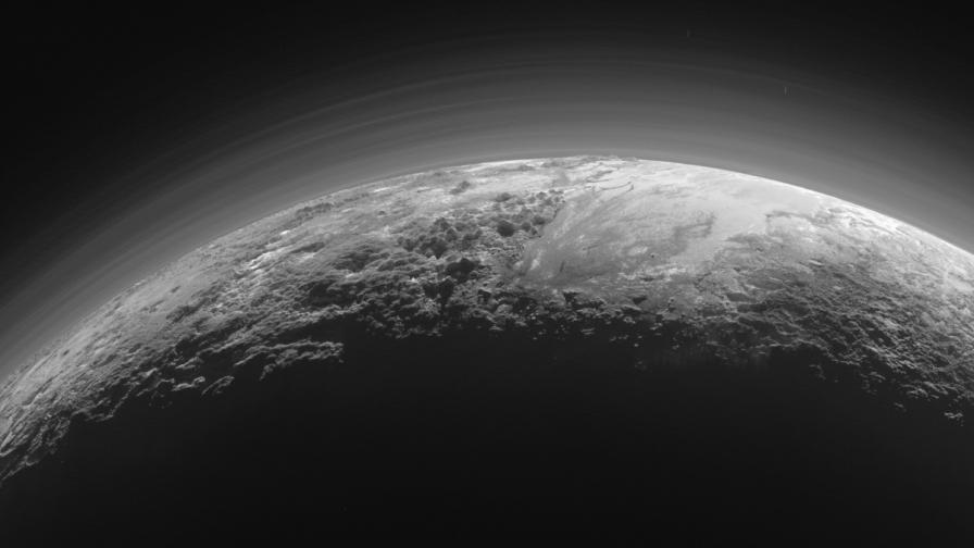 Видео на НАСА показва планините на Плутон отблизо