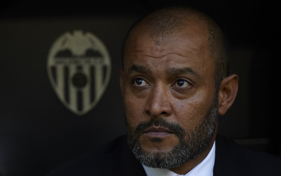 Треньорът на Валенсия няма да подава оставка