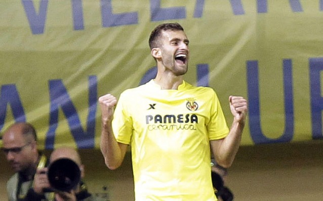 Нападателят на Еспаньол Лео Баптистао се предложи на Рома Това