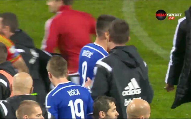 Нищо не можеше да попари уелските празненства в Зеница