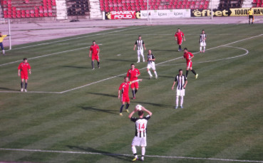 СНИМКИ: Локо Сф с минимална победа за стандарта си