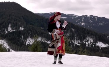 ВИДЕО: Танц на българка в народна носия стана интернет сензация