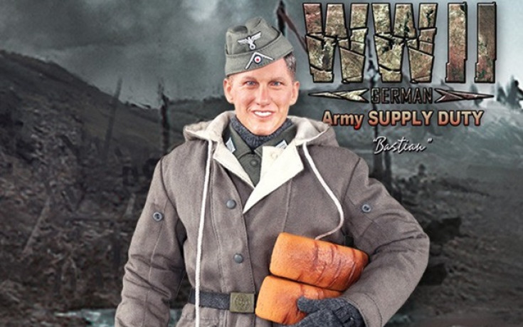 СНИМКИ: Скандал: Китайци продават нацистка кукла с Швайнщайгер