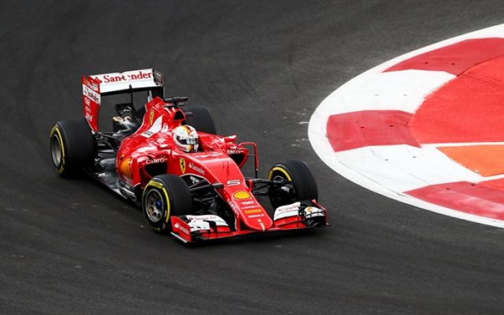 ВИДЕО: И двете Ферарита аут в Мексико