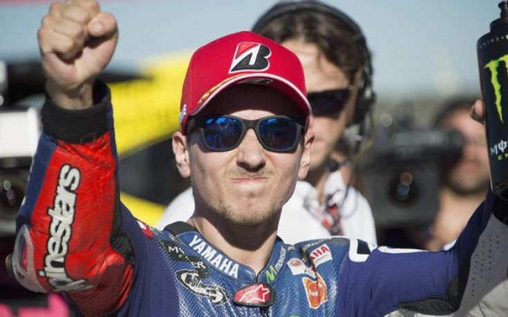 Роси кара страхотно, но Лоренсо взе титлата в MotoGP