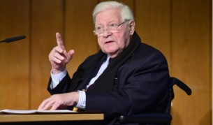 Почина бившият канцлер Хелмут Шмит