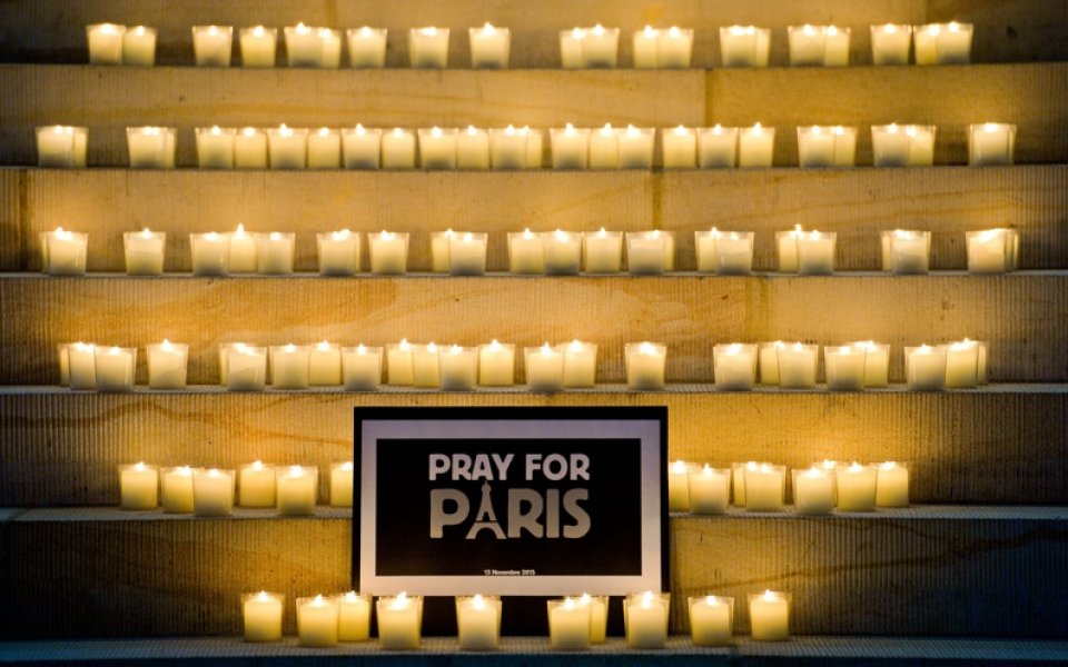 За Париж, страха, паниката, надеждата и мира
