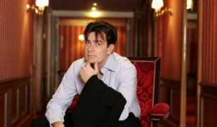 Чарли Шийн призна, че е  ХИВ-позитивен