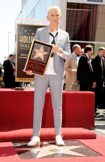 Кой получи 2477-та звезда в Холивуд - снимка 3
