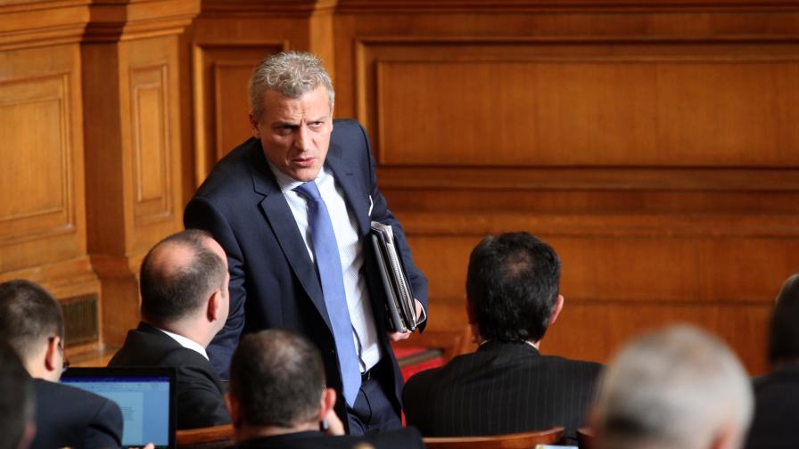 Депутатите приеха на първо четене бюджетите на ДОО и НЗОК