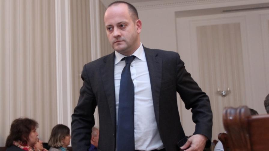 Радан Кънев призова за оставка на финансовия министър