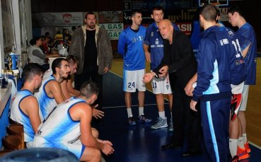 Нов американец игра за Черноморец срещу Лукойл