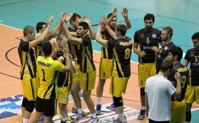 Мъжкият волейболен отбор на Миньор Перник спечели с 3 1 21 25