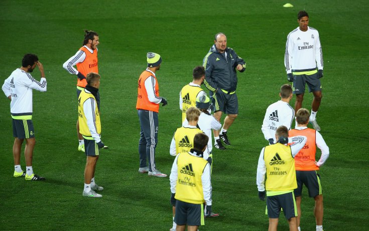 Звездите на Реал наричали иронично Бенитес “десетката“