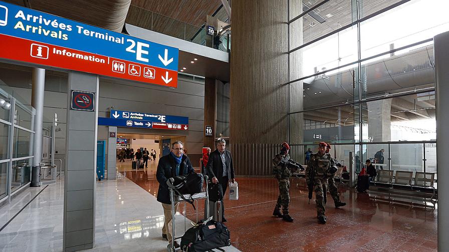 57 уволнени от парижкото летище „Шарл де Гол“ заради подозрения в радикални възгледи