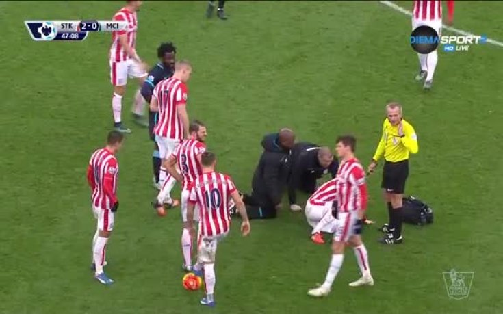 Здрава битка между играчите на Стоук и Манчестър Сити