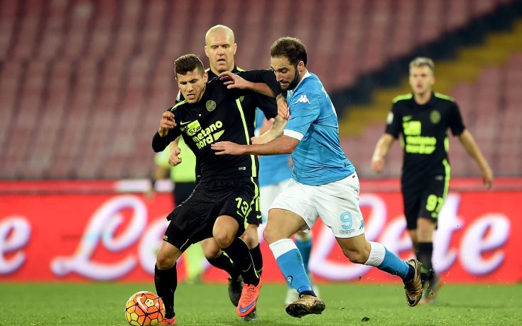 Наполи си  уреди четвъртфинал срещу Интер