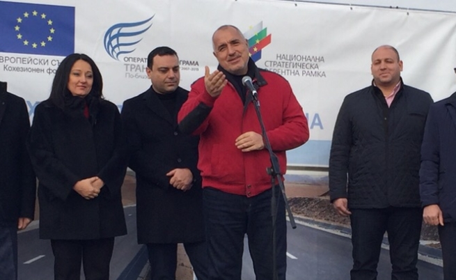 Борисов: Горди сме, че се строят пътища и на север