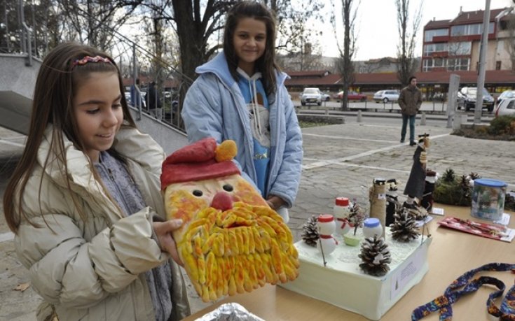 Сурвакари и кукери гонят злите сили на Васильовден