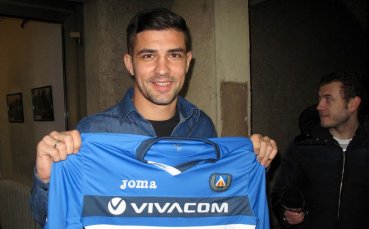 ВИДЕО: Лукин позира доволен с екипа на Левски