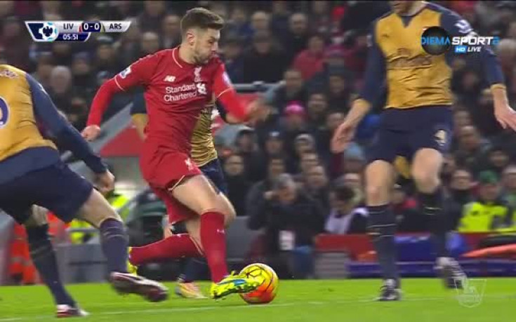 ВИДЕО: Лалана искаше дузпа, имаше ли такава?