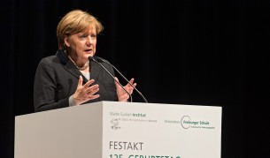 Меркел: Германия не може да приеме всички бежанци