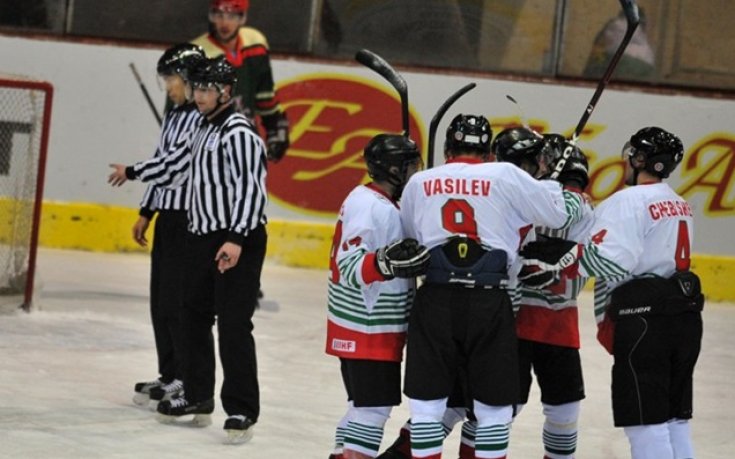 Бихме Турция на хокей, оставаме трети в потока си