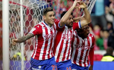 Спортинг изплува