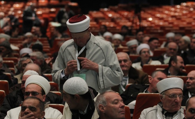 1200 души избират новия си главен мюфтия (видео)