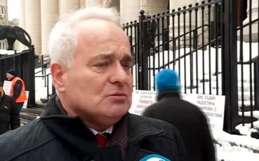 В колоезденето излязоха на протест, 2 години чакат вписване в съда