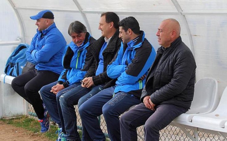 Минев не тренира пълноценно, Тонев и Гинчев гледат тренировка на Левски 