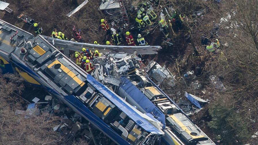 Човешка грешка вероятно е причина за влаковата катастрофа